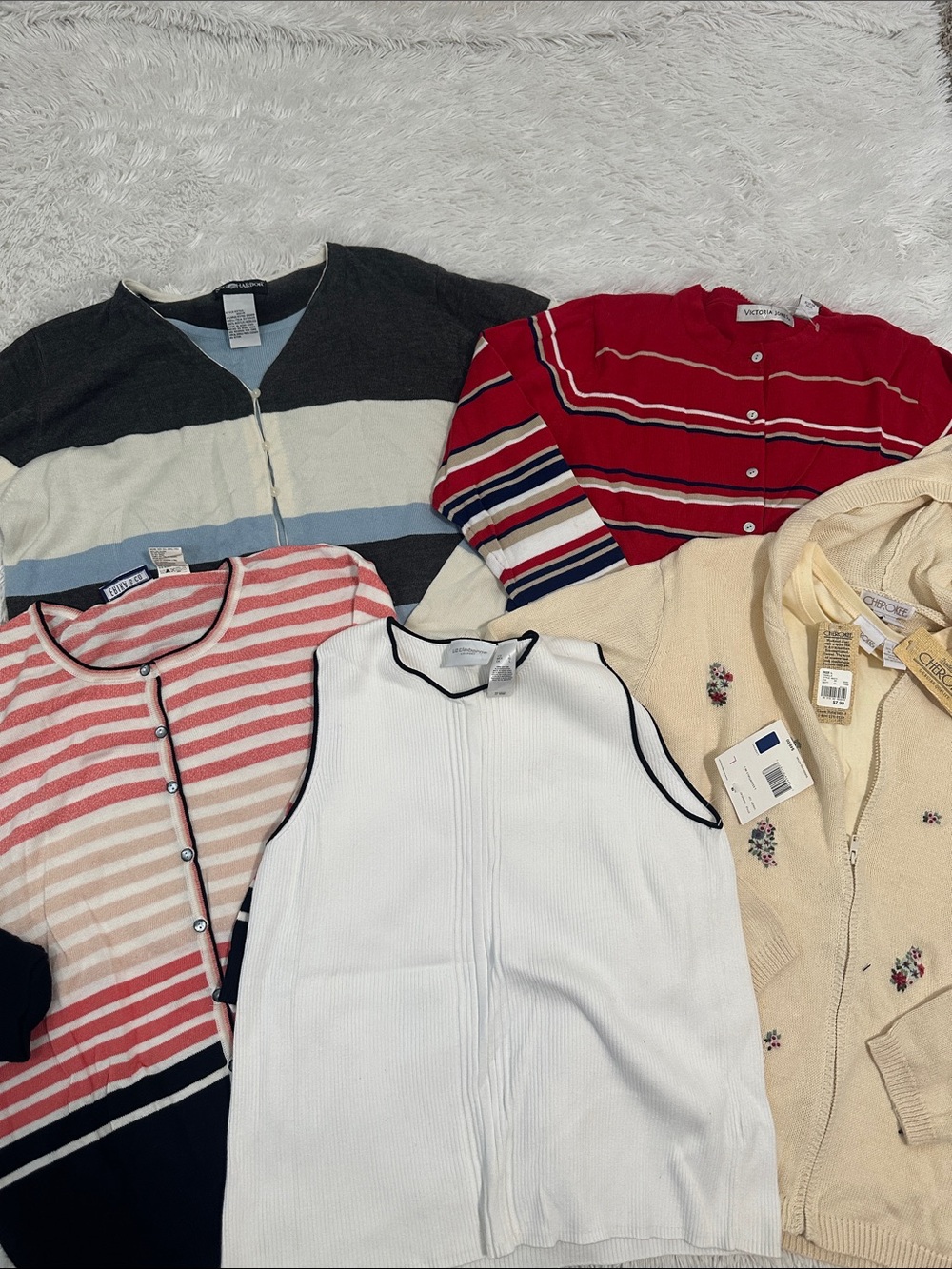 🥕 NWT Bundle of 6 Woman’s Sweaters size L/ XL